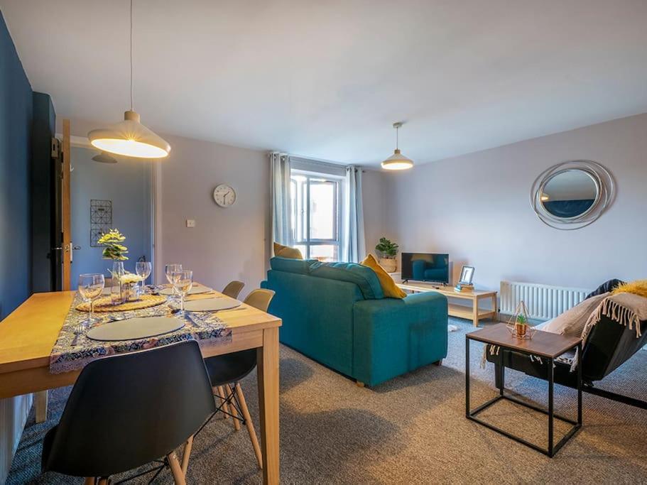 Lovely 2 Bedroom Apt At Ormeau Park W/ Free Parking Belfast Ngoại thất bức ảnh